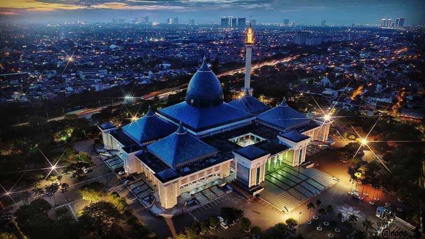 Kemegahan Masjid Al-Akbar Surabaya, Masjid Terbesar Kedua di Indonesia